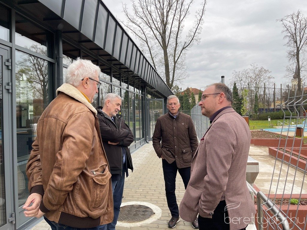 ne_elj_uveghazban 24